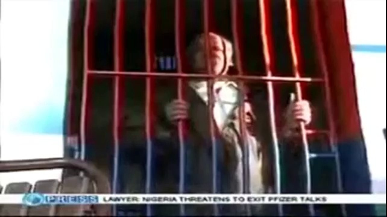 Badmash Shareef howling like an idiot
