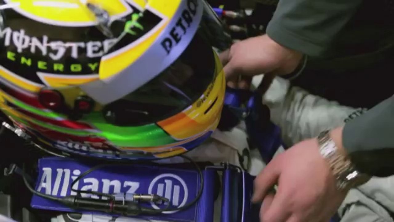 F Lewis Hamilton Nico Rosberg Seatbelt Tech Walkthrough
