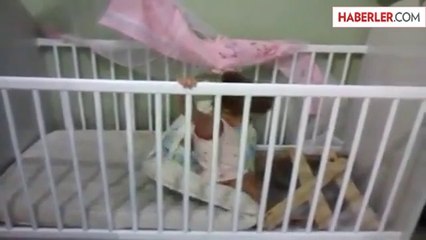 Bebeğin Beşikten Kaçma Yöntemi Şaşırttı