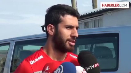 Milli futbolcu İsmail Köybaşı