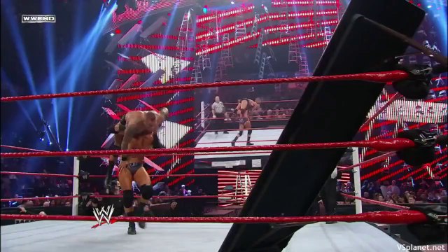 Randy Orton vs Wade Barrett - TLC 2011, Tables match