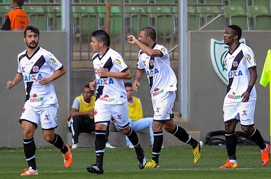 Agora vai? Vasco vence América-MG e volta ao G4