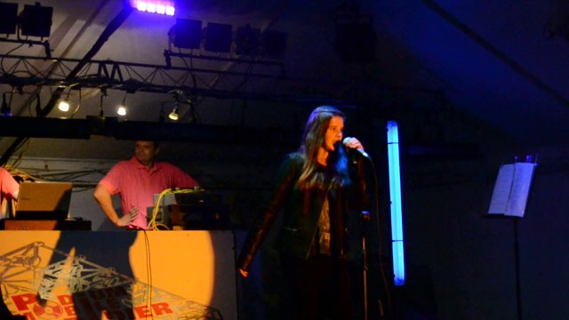 Lola Reva chante quand on a que l amour 06 09 2014