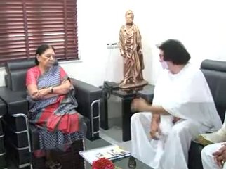 Acharya Lokesh Muni meets Gujarat CM Anandiben Patel