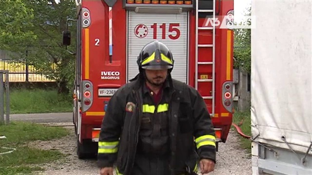 Video INCENDIO NELLA NOTTE, DISTRUTTO MAGAZZINO