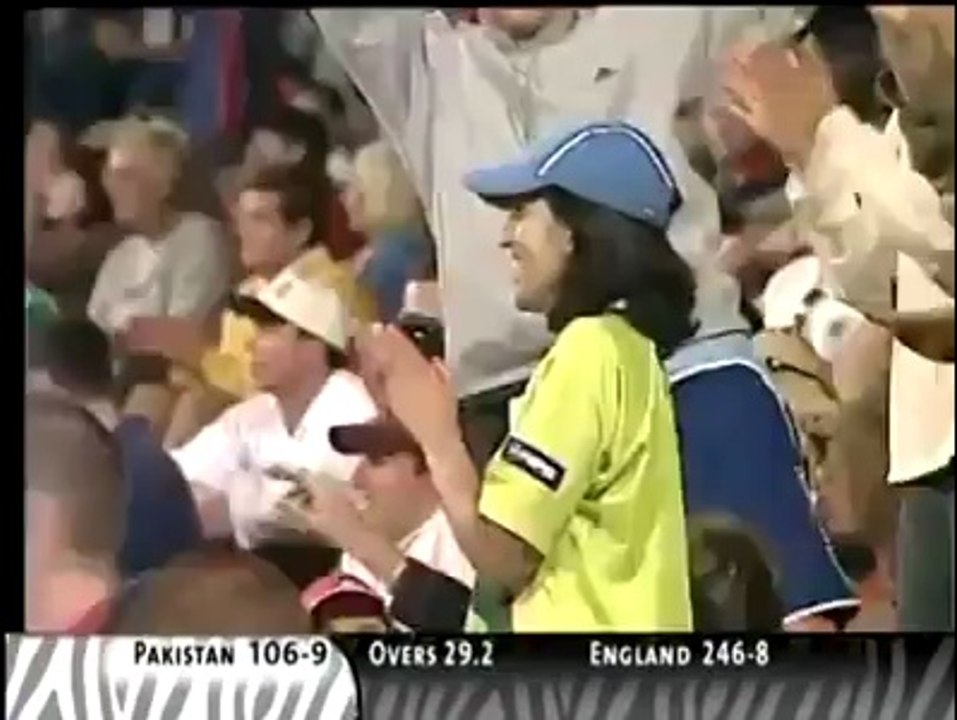 Shoaib Akhtar's 43 off 16 balls Vs England 2003 WC.