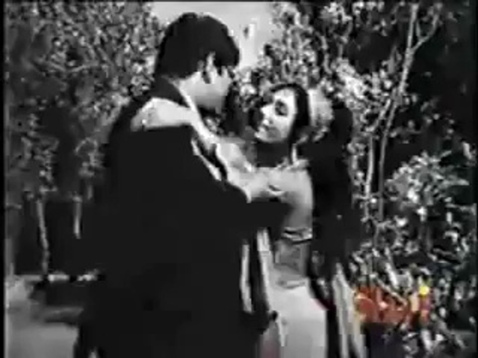 NOOR JAHAN OLD PAKISTANI PUNJABI SONG ,TU MILEY KADI KADI ,B_W(RisingFormuli)