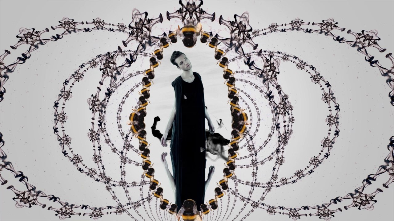 Mirror - Studio EXTRAVAGANT