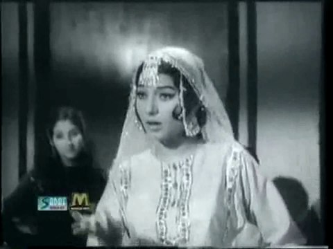 in ko sumjaao ke besumjay chelay aaye hain , Naaz ker muger husn pay yuun naaz na ker~ Sangeeta , Saiqa, Qavi, Aslam Pervaiz and Rangeela Film- Meri Zindagi Hai Naghma Pakistani URDU Classic Old Movie[1]webm