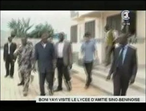 Boni Yayi visite le lycée d'amitié sino-béninoise
