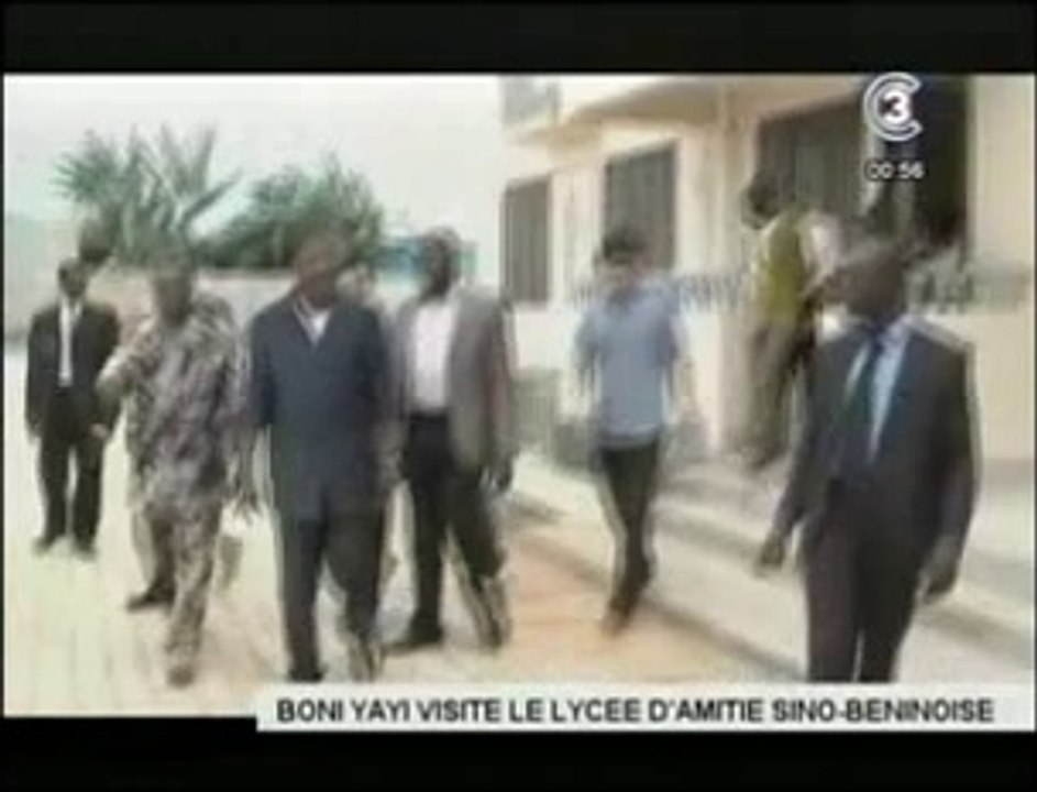 Boni Yayi visite le lycée d'amitié sino-béninoise
