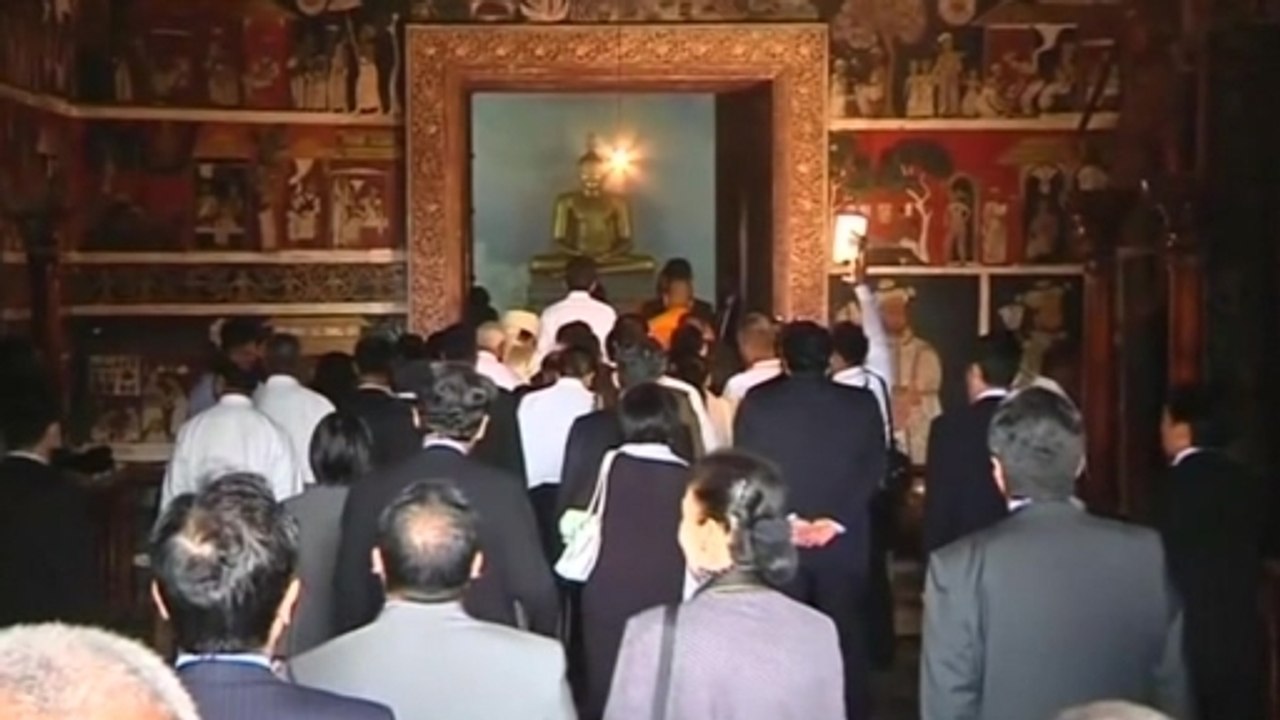 Abe: Japan strikes "new partnership" with Sri Lanka