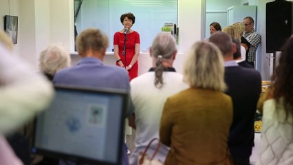 Saint-Quentin : l’adjointe à la culture inaugure la billetterie en chanson