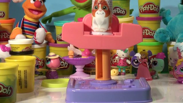 Littlest Pet Shop Play Doh Fuzzy Pumper Pet Parlor with lots of Play Doh colors crazy stuff