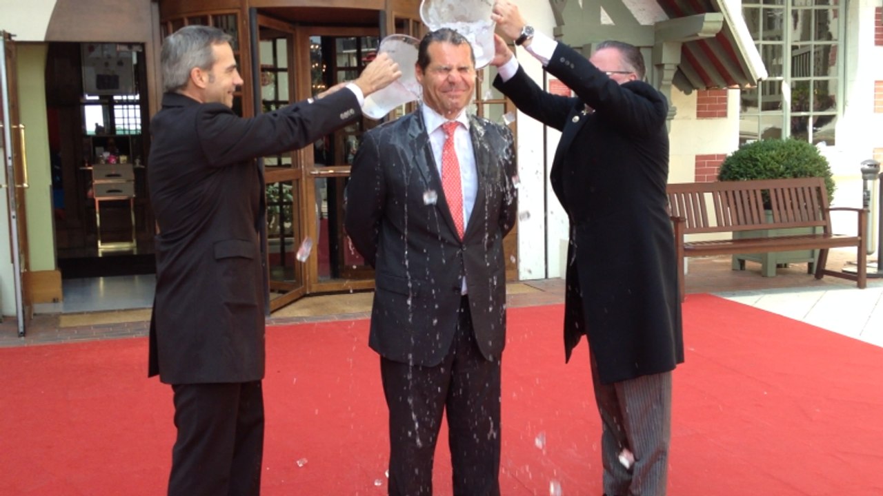 Ice bucket challenge