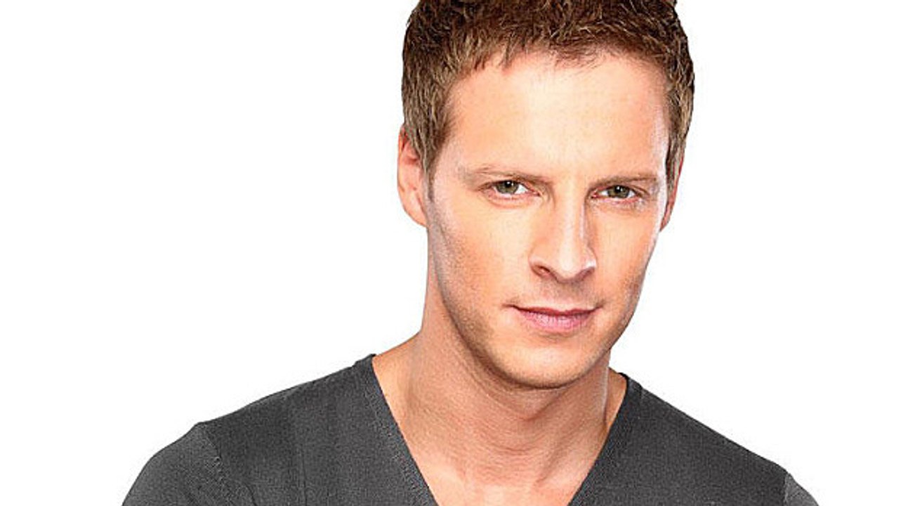 Dans le smartphone de Matthieu Delormeau NRJ12
