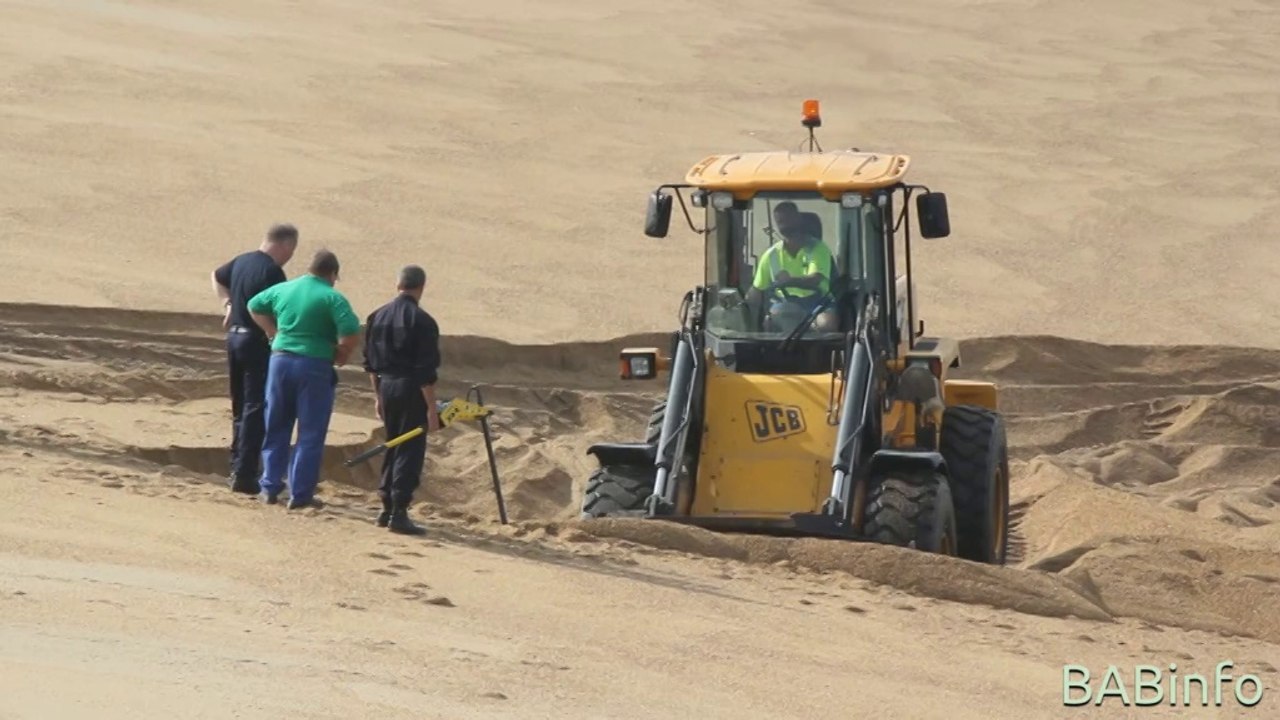 Extractions de deux pièces de l'épave du Luno plage des Cavaliers