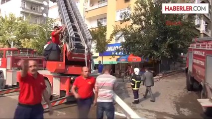 Zemin Katı Pide Fırını Olan Apartman Çatısı Yandı, 2 Yaralı