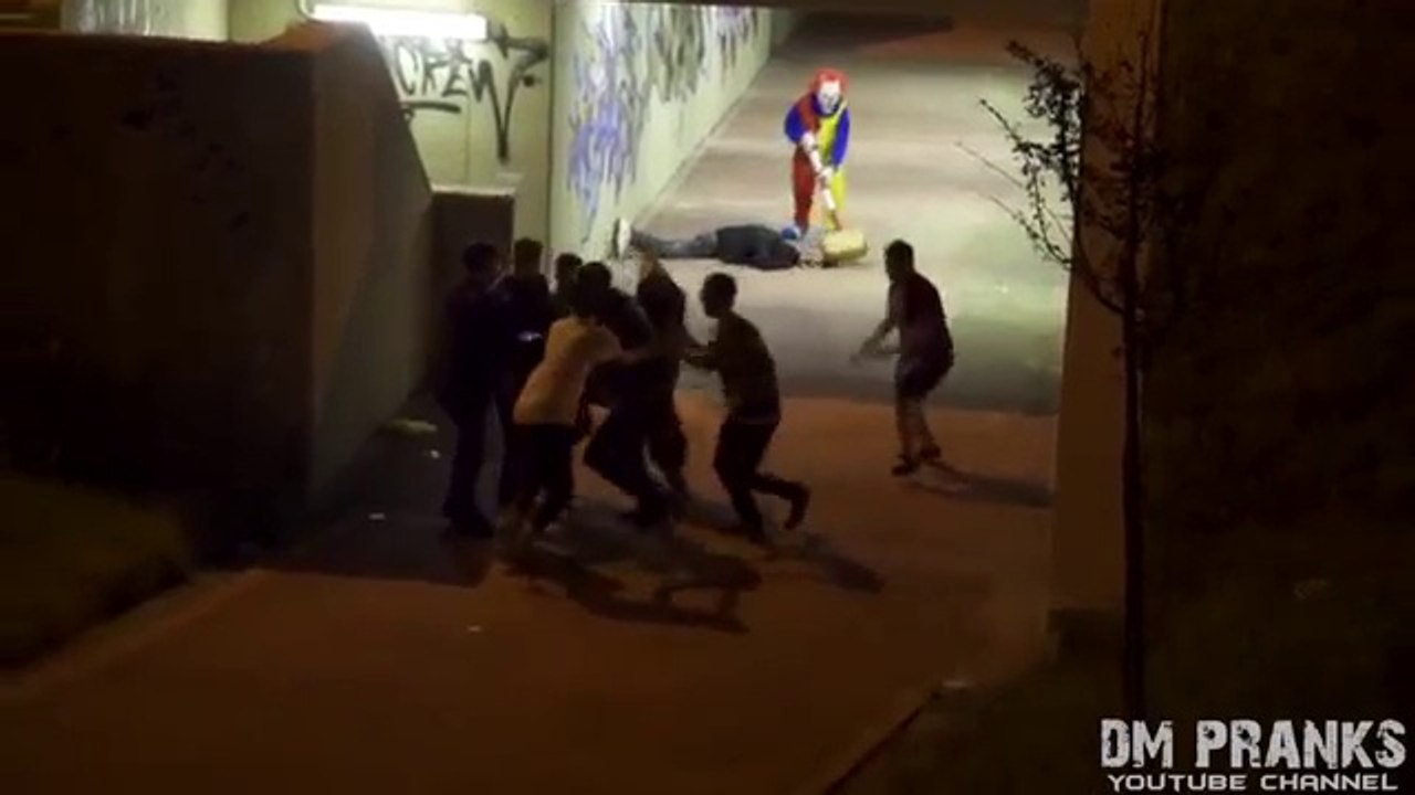 Killer Clown 3 - The Uncle! Scare Prank!