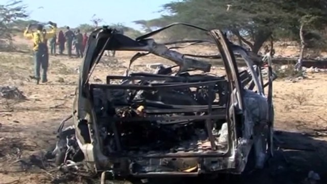 Al Shabaab bombs two convoys, killing at least 12