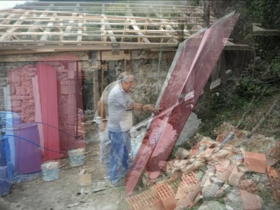 DEDE EVİ NİNE EVİ DAYI EVİ TEK BİR ÇİVİ DAĞİ ÇAKANA NE MUTLU.