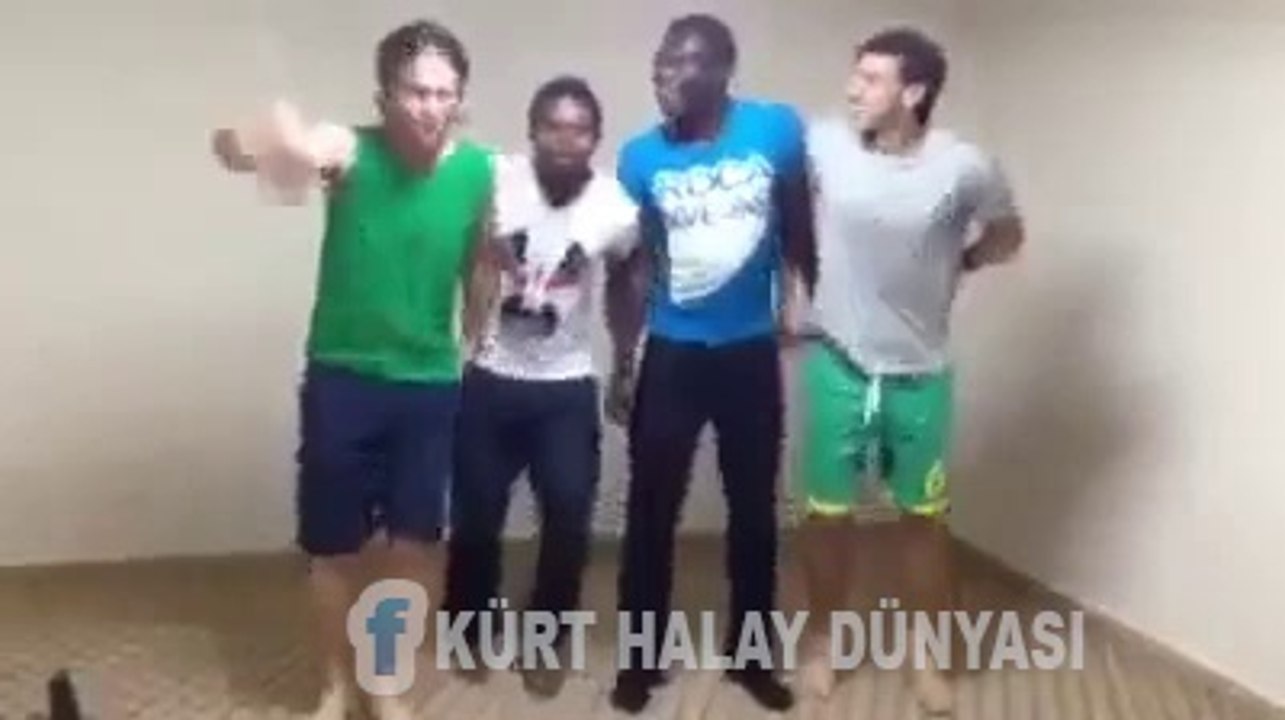 YÜRÜBE AFRİKALİ  KİM TUTAR SENİ TEW TEW ))