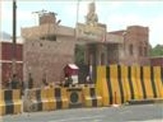 قوات الأمن اليمنية تعزز انتشارها أمام وزارة الداخلية