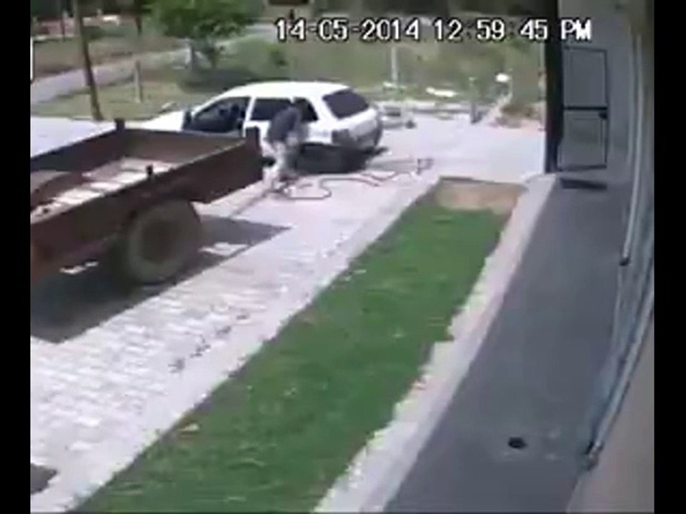 Camera de Vigilância Apanhou Ladrão de Vaca usando método Inovador…lool