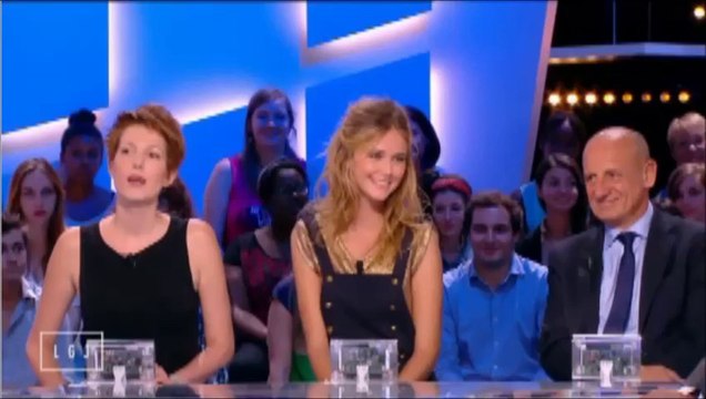 Le Grand Journal - Raphaelle Dupire, la Miss Météo, fait ses adieux