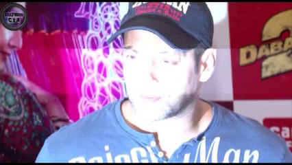 Salman Khan gets ANGRY on a FAN!