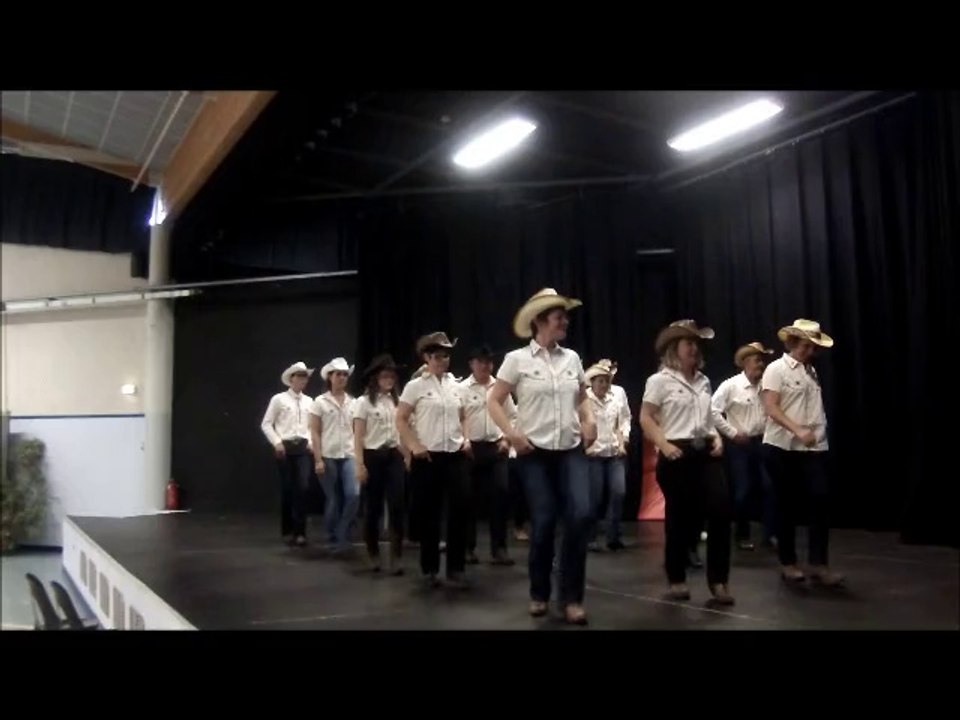 Salon des association Saintes le O6 09 2014