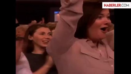 Kim Kardashian'dan Buzlu Kova 'Selfie'si