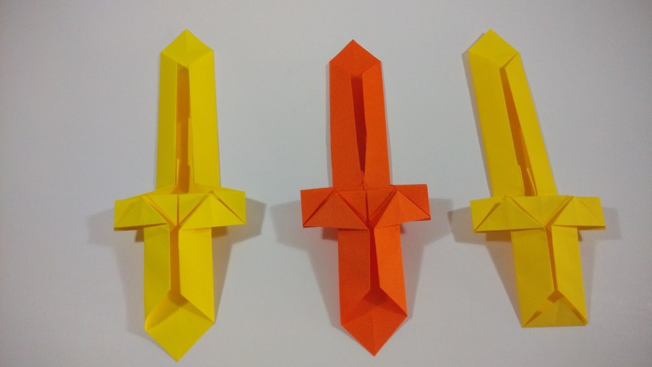 Como hacer una espada de origami muy facil