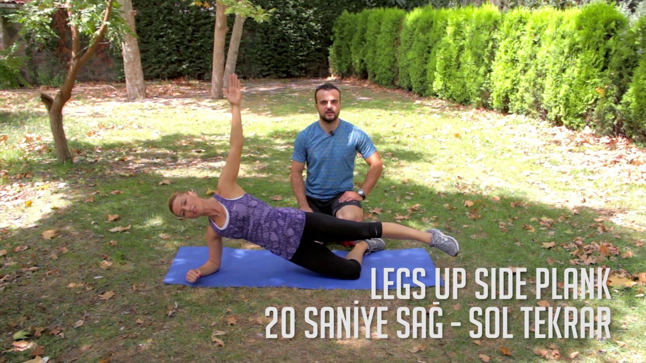 Yan Karın Kaslarını Çalıştırmak için 'Legs Up Side Plank' - Her Yerde Spor