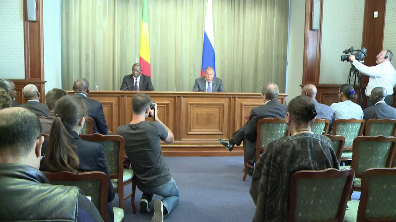 Kiev anuncia cinco mortes após trégua