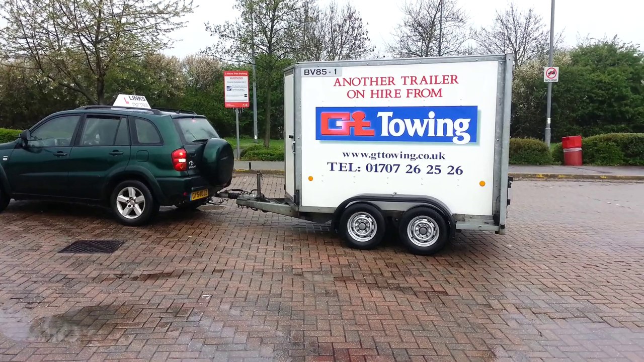 B+E towing test reversing manoeuvre 2014