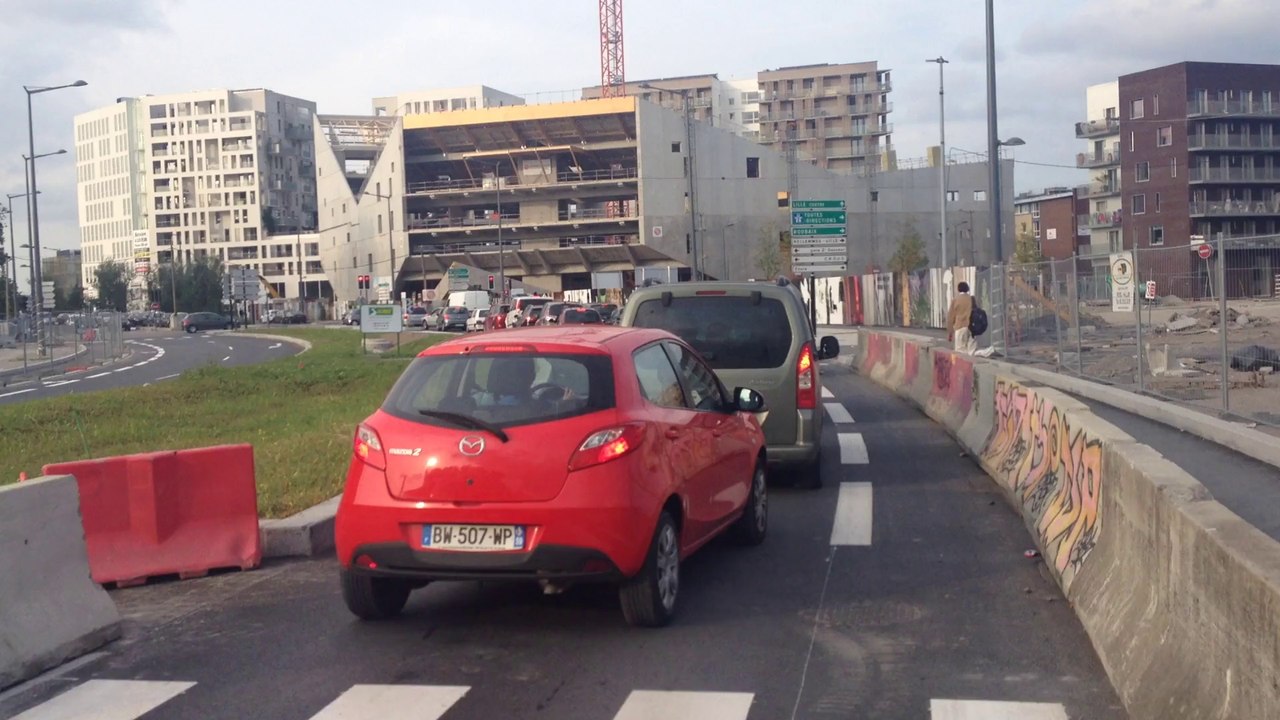 Le nouveau boulevard de Belfort à vélo vers le Grand-Palais, porte de Valenciennes à Lille