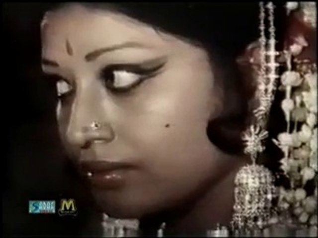 OLD PAKISTANI URDU FILM SONG --- SAWAN AAEY SAWAN JAEY(Risingformuli)