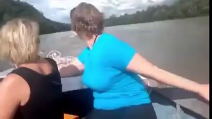 Cu cisterna la plimbare prin lac