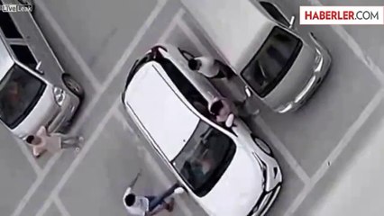 Kadına Yanlış Yere Parkettin Dayağı