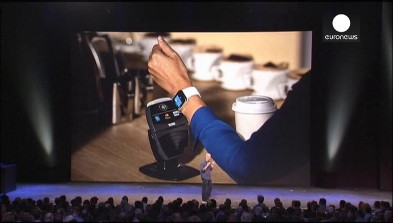 Apple: a Cupertino svelati l'orologio intelligente e il nuovo iPhone