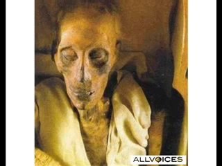 Firon Ki Lash Dunya Kay Liye Ibrat Ka Nishannn By dramasHD