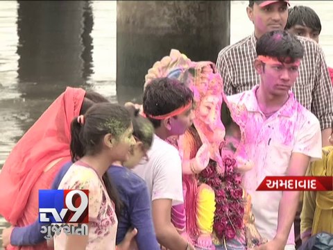 Immersion of POP Ganesh idols despite GPCB's 'NO', Ahmedabad - Tv9 Gujarati