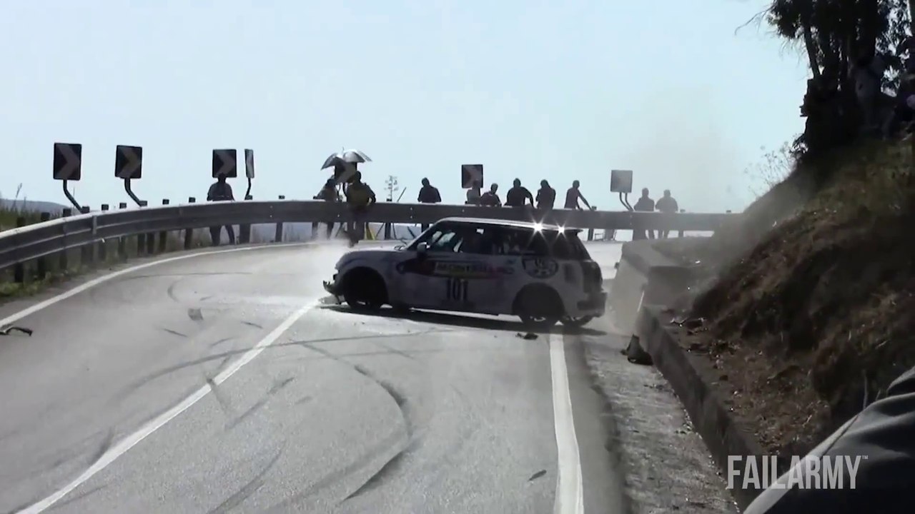 Best Fails of September 2014 : crazy crash, dumb guys, funny kids failing!