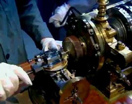 Tour à guillocher de Mercklein, 1780 : le tour en fonctionnement