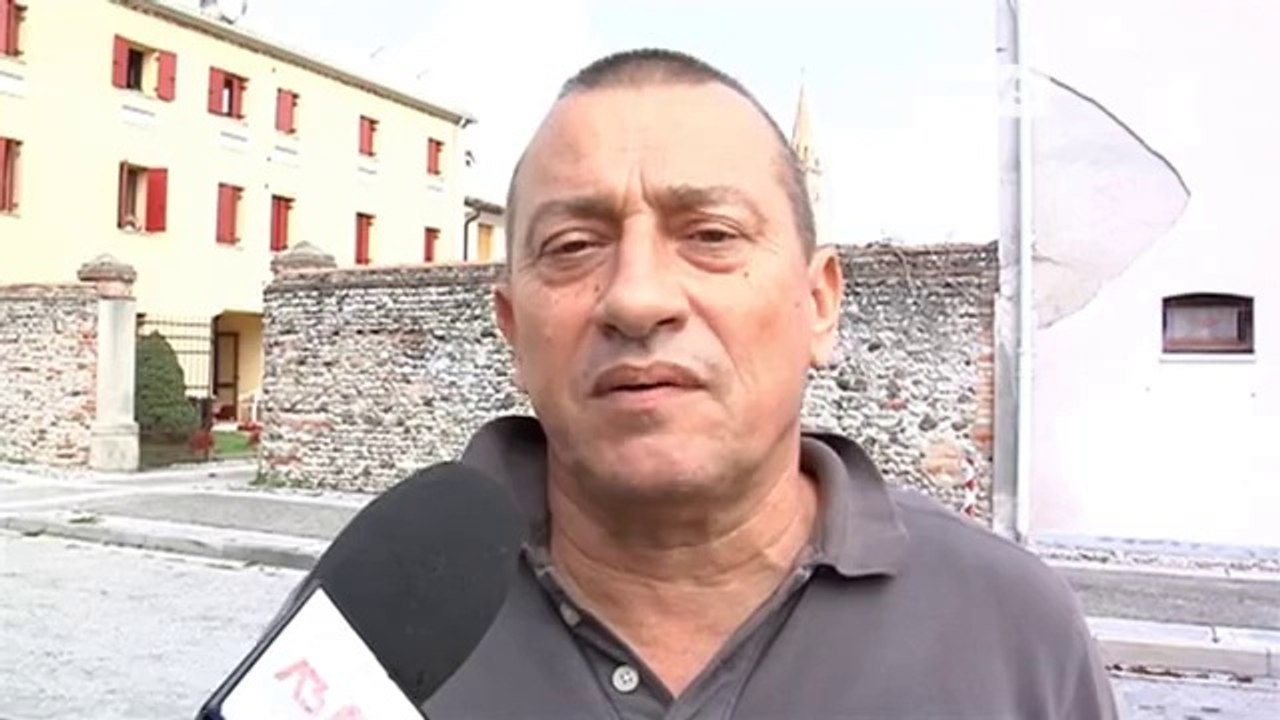 SASSI CONTRO IL TRENO, RAGAZZA FERITA