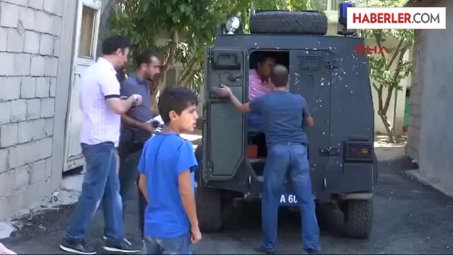 Van AK Parti İlçe Başkanının Akrabasına Silahlı Saldırı