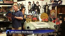 Guinness des records: la langue la plus longue et un fan de 007