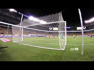 Willian fez o gol da vitória contra o Equador