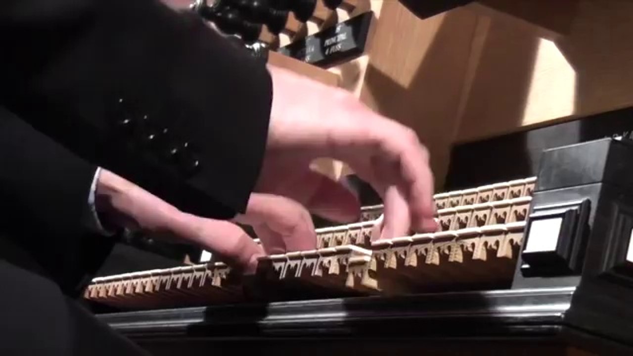 Johann Sebastian Bach, Clavierübung III #01of27 BWV 552a Präludium Es-Dur pro Organo pleno by the virtuoso organist Daniel Bruun (YouTube)